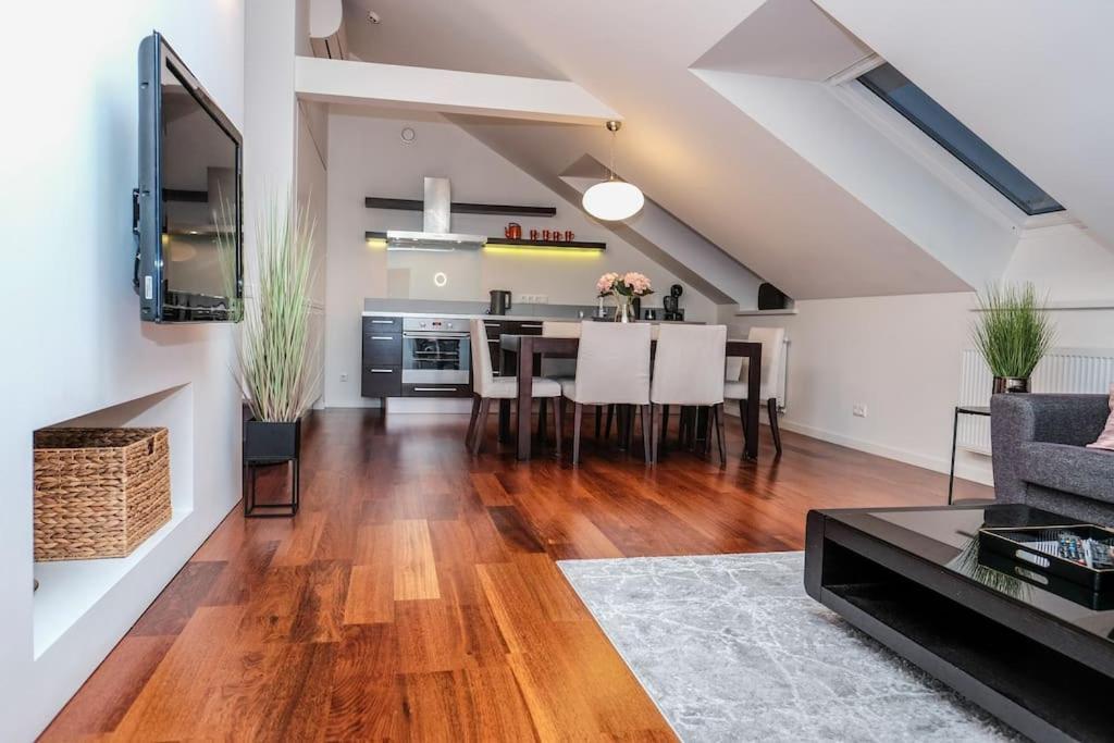 #Stayhere - Spacious Luxury Town Hall 3Bdr Apartment VNO Kültér fotó