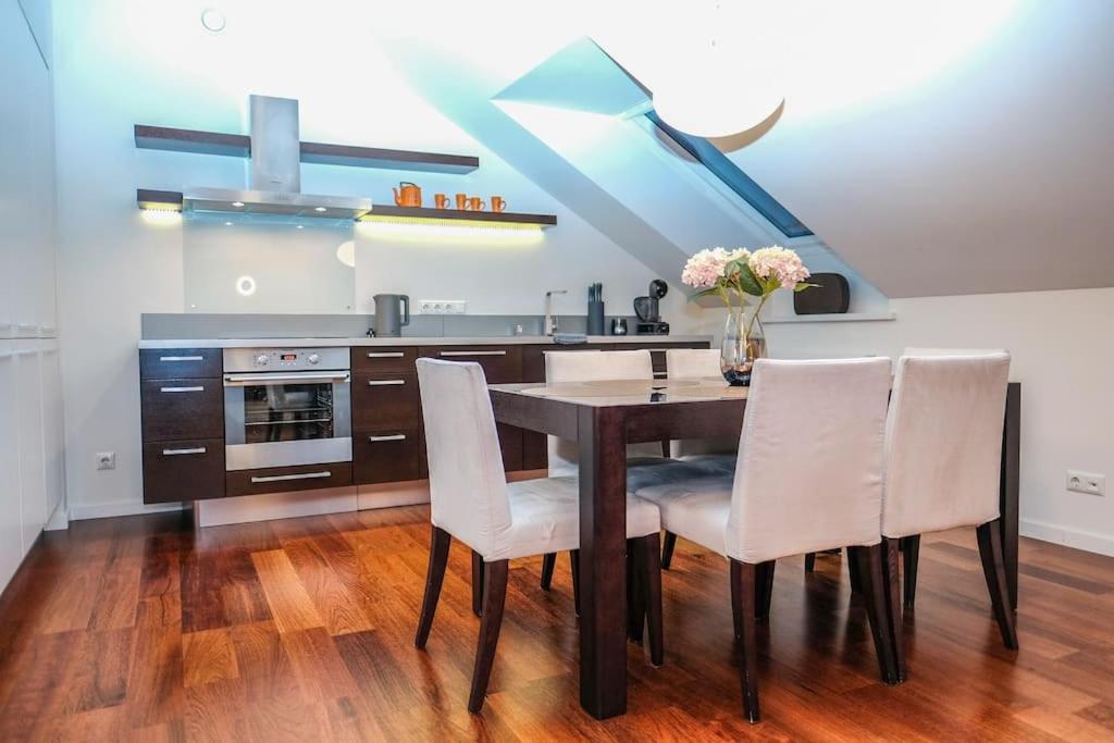 #Stayhere - Spacious Luxury Town Hall 3Bdr Apartment VNO Kültér fotó