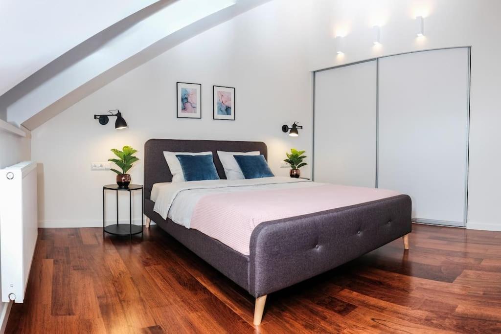 #Stayhere - Spacious Luxury Town Hall 3Bdr Apartment VNO Kültér fotó